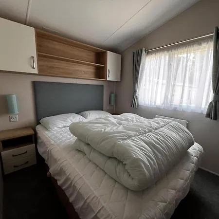 6 Berth Caravan With Stunning Sea Views And Decking To Relax On, Ref 32048Az Lowestoft Exterior photo